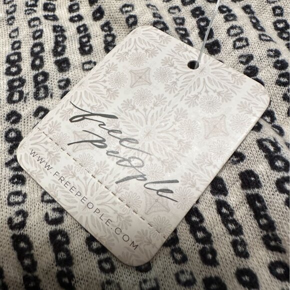 We The Free Bali Backpacker Tee Ecru Combo Medium Relaxed Fit Lightweight Knit - Picture 2 of 12